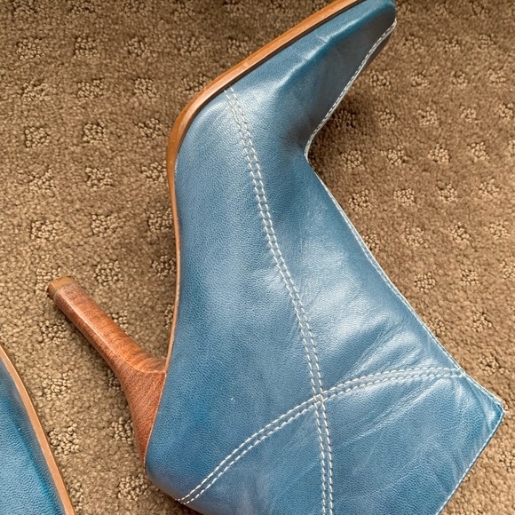 Beautiful blue leather ankle booties - Picture 6 of 11